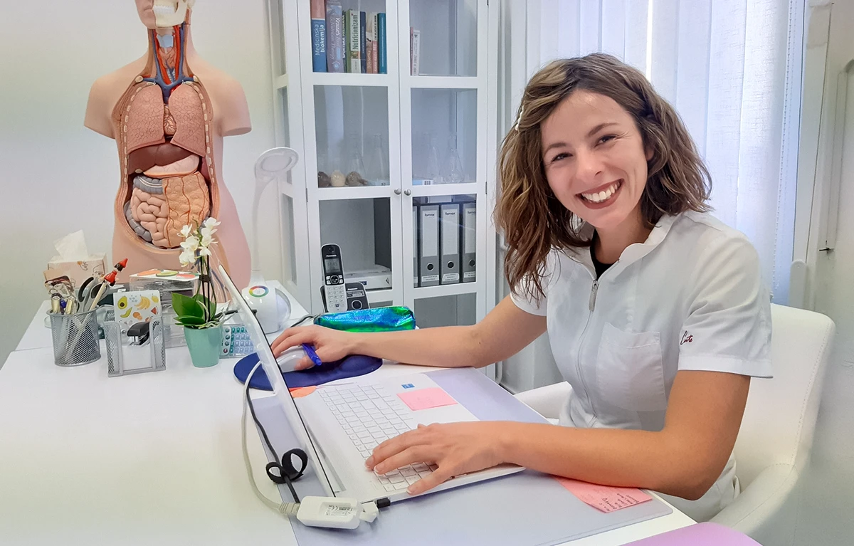 Portret magistra nutricionizma Ivana Sović, u ordinaciji NZJZ OBŽ-a; koncept prehrana u menopauzi