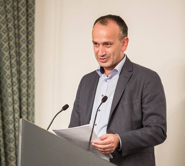 dr. Oliver Pavlović