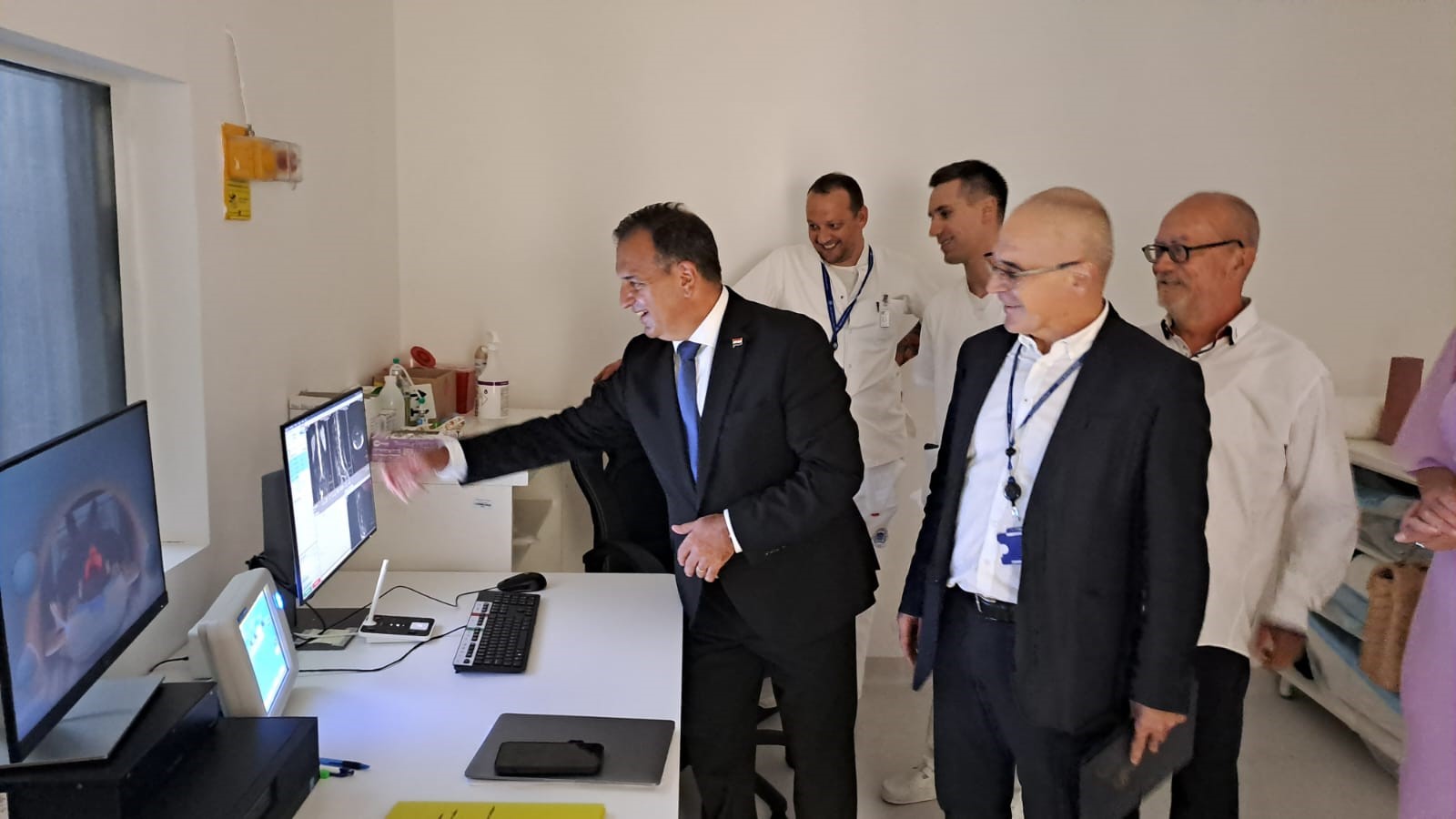 linearni akcelerator