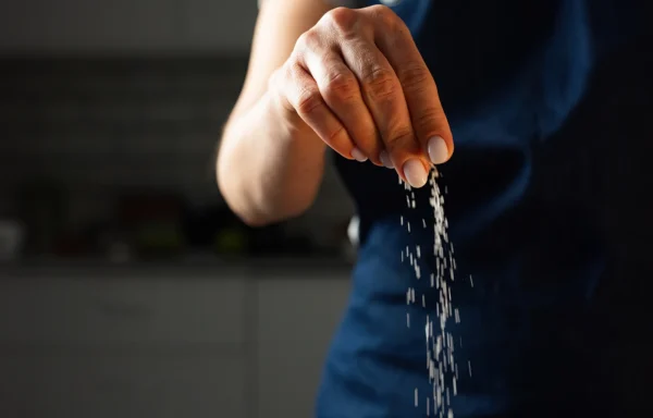 Specijal rubrike Zdravstvena pismenost o soli i šećeru; sve vrste soli, naslovna ilustracija