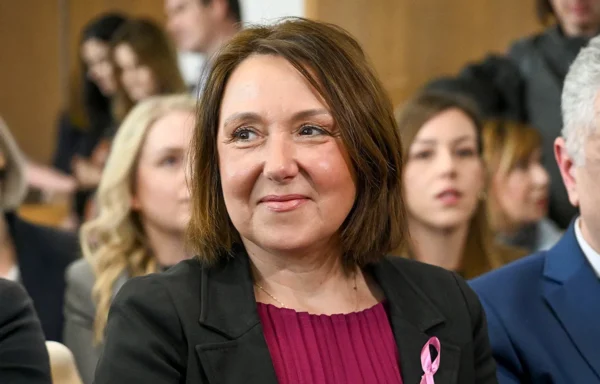 Portret ministrica zdravstva RH Irena Hrstić, snimljeno na događaju Ovog gosta je dosta!; koncept poslovanje bolnica.