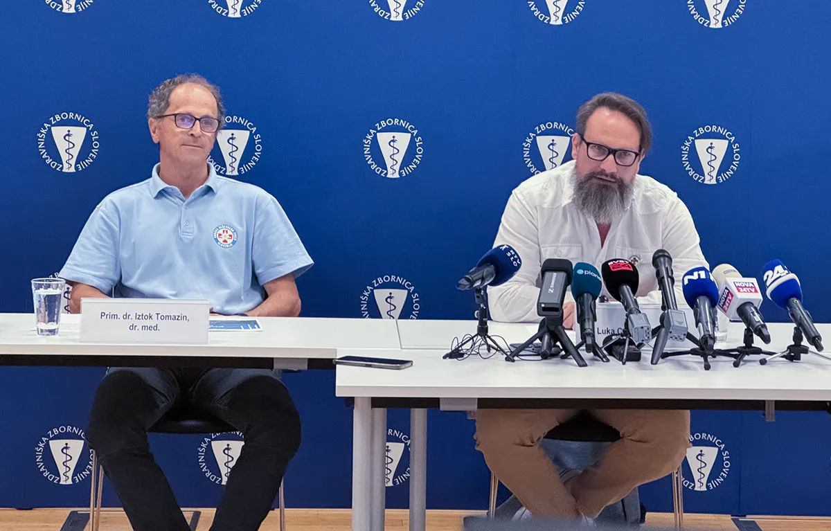 Press konferencija, dva liječnika iz Slovenije upozoravaju na opasnosti prilikom planinarenja; koncept poginuli u planinama