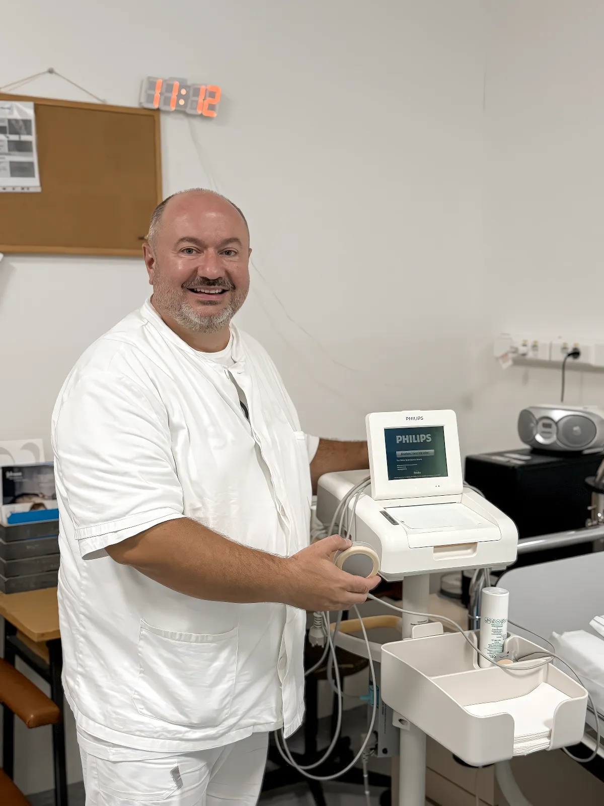 dr-Robert-Selthofer Prof. dr. sc. Robert Selthofer u rodilištu Kliničkog bolničkog centra Osijek; koncept prof. Selthofer porod