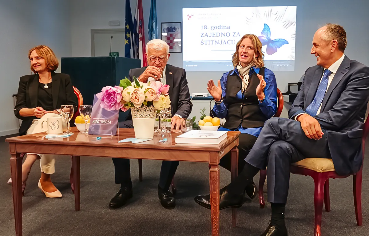 Bilus-Brkic-Kusic-Rogan-Prgomet Obilježavanje 18 godina Hrvatske udruge za bolesti štitnjače, prim. Ivana Brkić Biloš, akademik Zvonko Kusić, prim. Sunčica Andreja Rogan i prim. dr. sc. Drago Prgomet u panel raspravi.