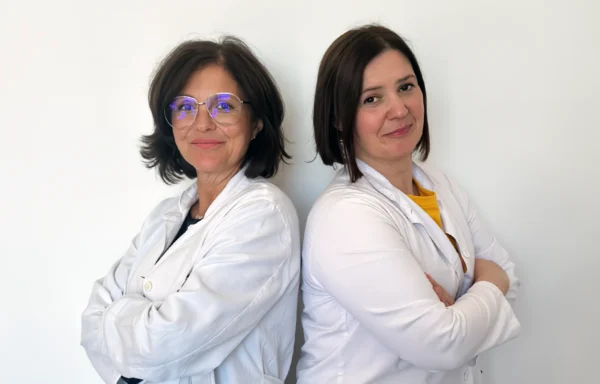 Zajednički portret prof. dr. sc. Tea Schnurrer-Luke-Vrbanić i prim. dr. med. Tatjana Zekić, KBC Rijeka, ENEA tim, pišu na temu artralgije bolni zglobovi kod liječenja raka