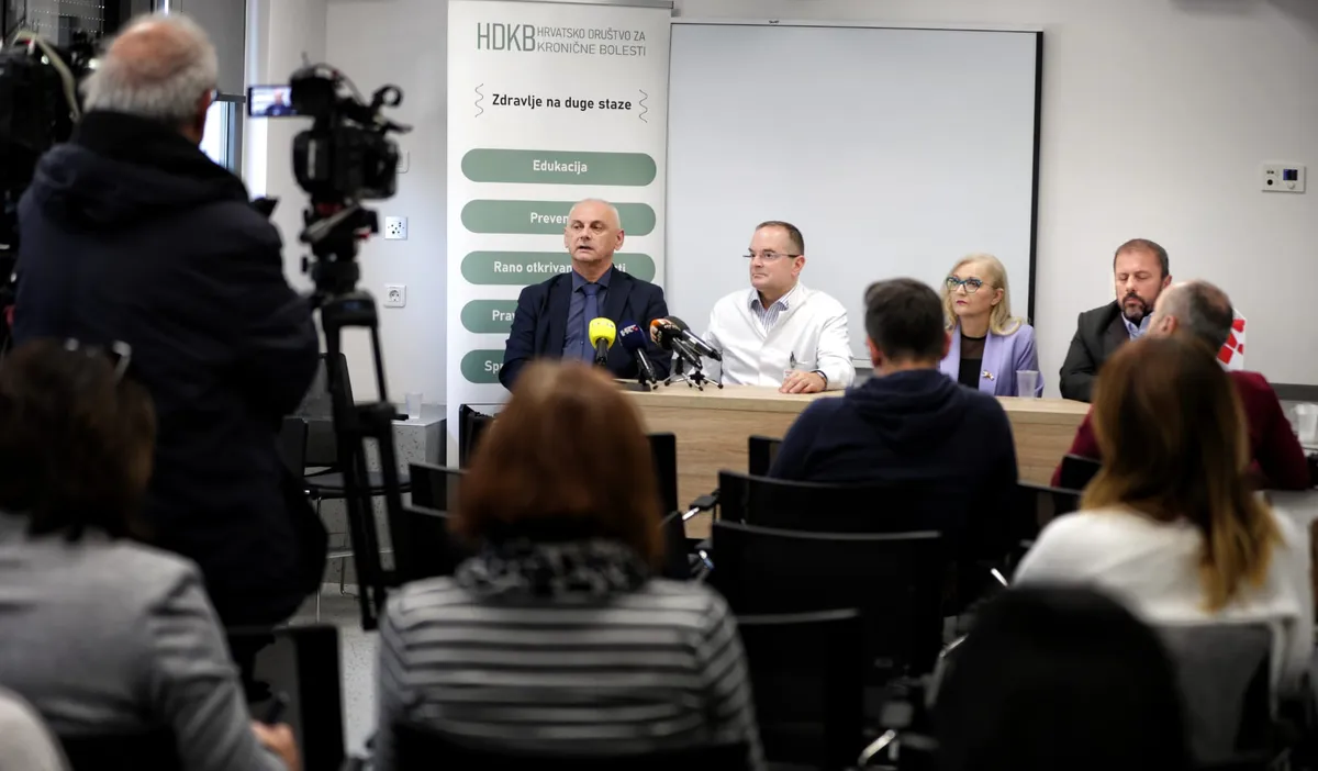 Okrugli stol o cijepljenju u bolnici Vuk Vrhovac. Okrugli stol o cijepljenju u bolnici Vuk Vrhovac.