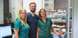S lijeva na desno: Anita Beg, bacc. med. tech., glavna sestra Dnevne bolnice Klinike za tumore i "breast nurse" Klinike za tumore, Alojzije Košić, dr. med., Klinika za tumore, Iva Skočilić, dr. med., voditeljica ENEA programa, Klinike za tumore, KBC Rijeka; ENEA program