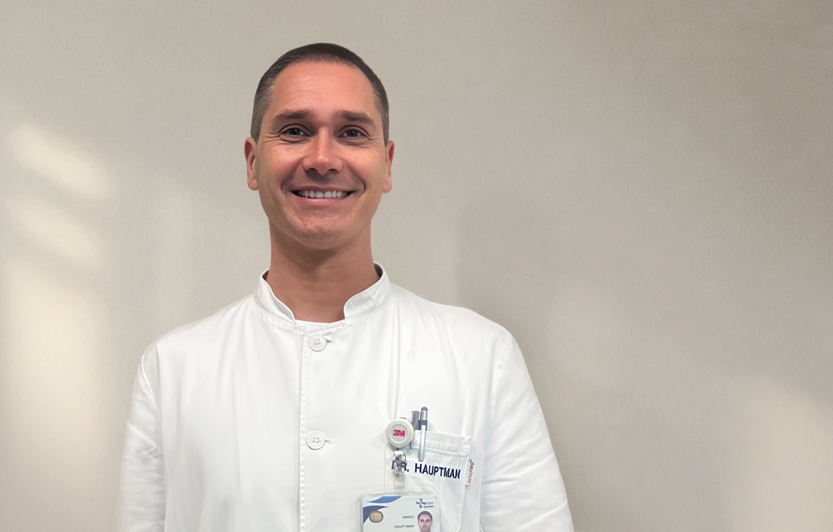 urolog-dr-Dinko-Hauptman-portret Portret dr. sc. Dinko Hauptman, dr. med., specijalist urolog, pročelnik Poliklinike Klinike za urologiju KBC-a Zagreb; movember, svjesnost o muškom zdravlju