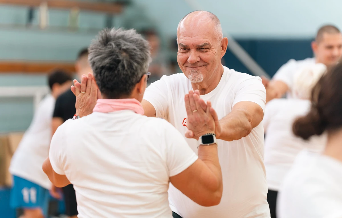 Bračni par srednje životne dobi iz Bjelovara vježba na akciji Aktivna Hrvatska