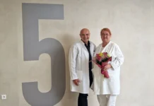 Ravnatelj KBC-Rijeka prof. dr. sc. Alen Ružić i predstojnica Kliničkog zavoda za medicinsko-laboratorijsku dijagnostiku KBC-a Rijeka, prof. dr. sc. Lidija Bilić-Zulle, na petom katu Bolnice za ženu i dijete.