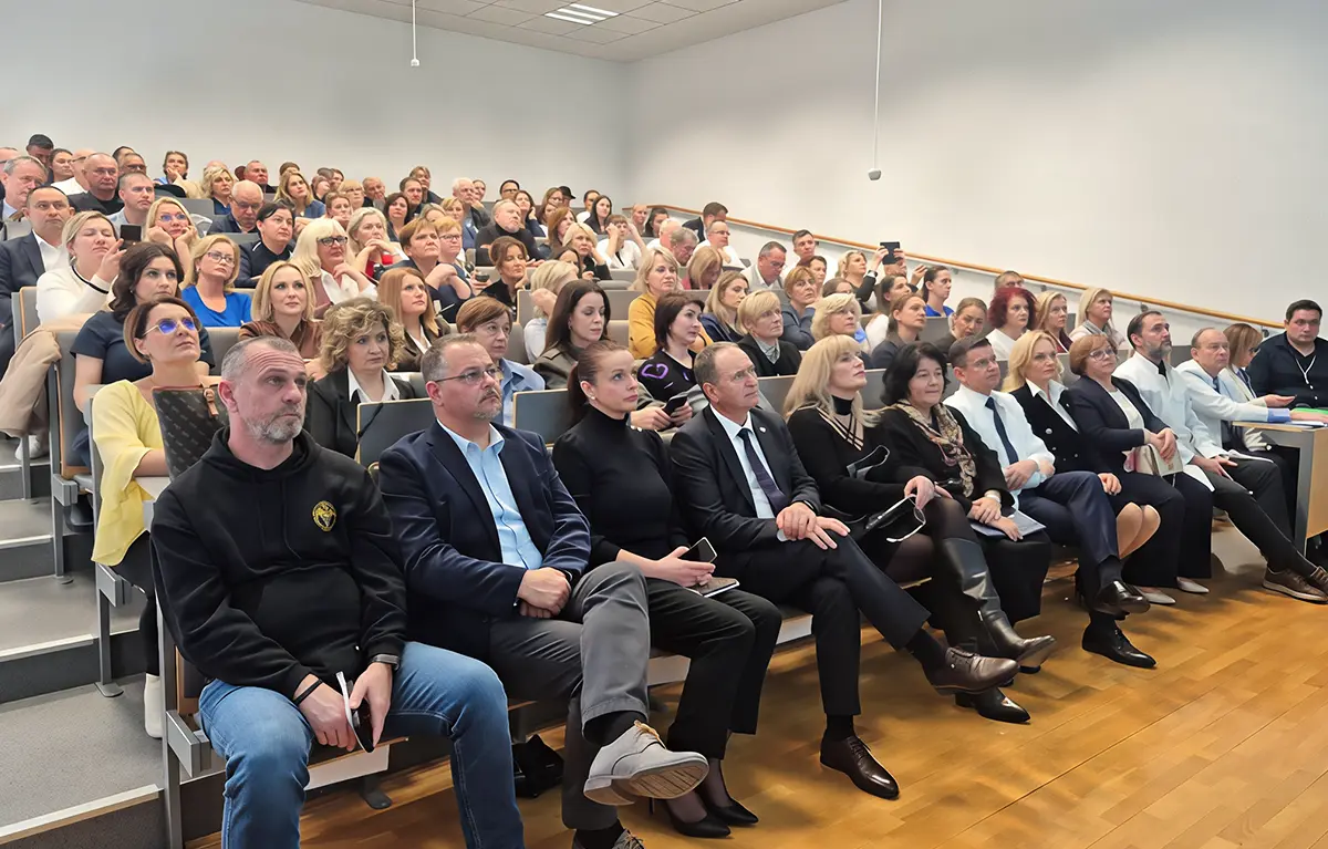 Publika i uzvanici, 13. simpozij Društva medicinskih sestara i tehničara Domovinskog rata Hrvatske udruge medicinskih sestara, KB Sveti Duh