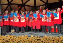 Pjevački zbor Udruge za žene oboljele i liječene od raka Sve za nju Zborkinje na festivalu Fuliranje, prosinac 2025.