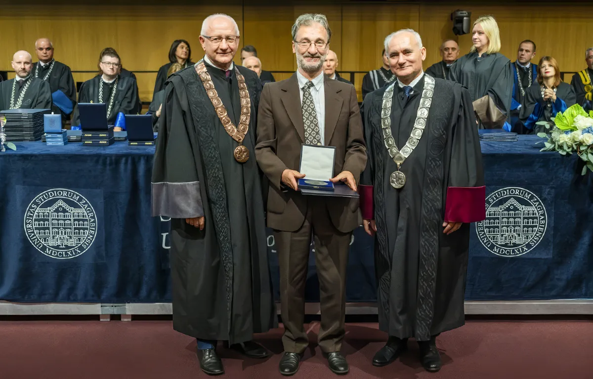 foto-dana-prof-Kruslin Prof. dr. sc. Božo Krušlin na primanju Nagrade "Andrija Štampar" 2025. na Medicinskom fakultetu u Zagrebu, priznanje patologu