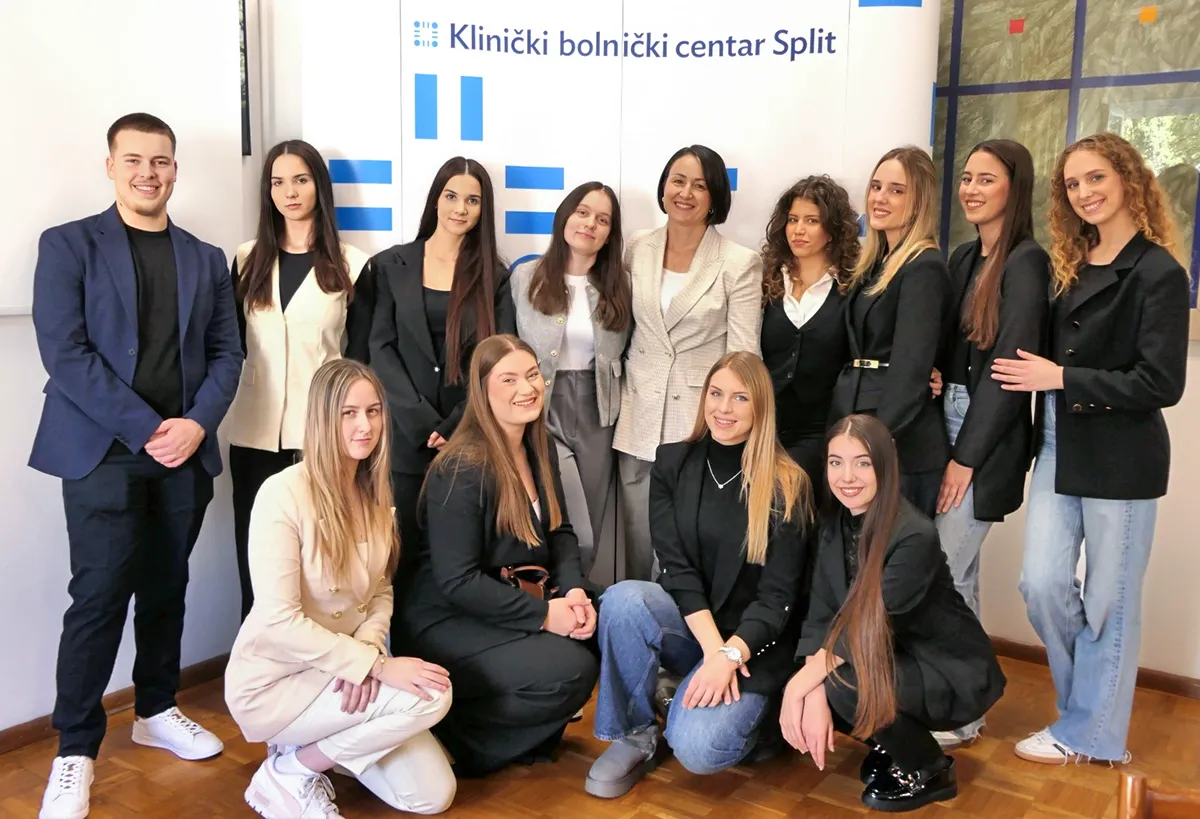 stipendije-KBC-Split-sestre Učenici medicinske škole i studija sestrinstva, dobitnici stipendije KBC-a Split.