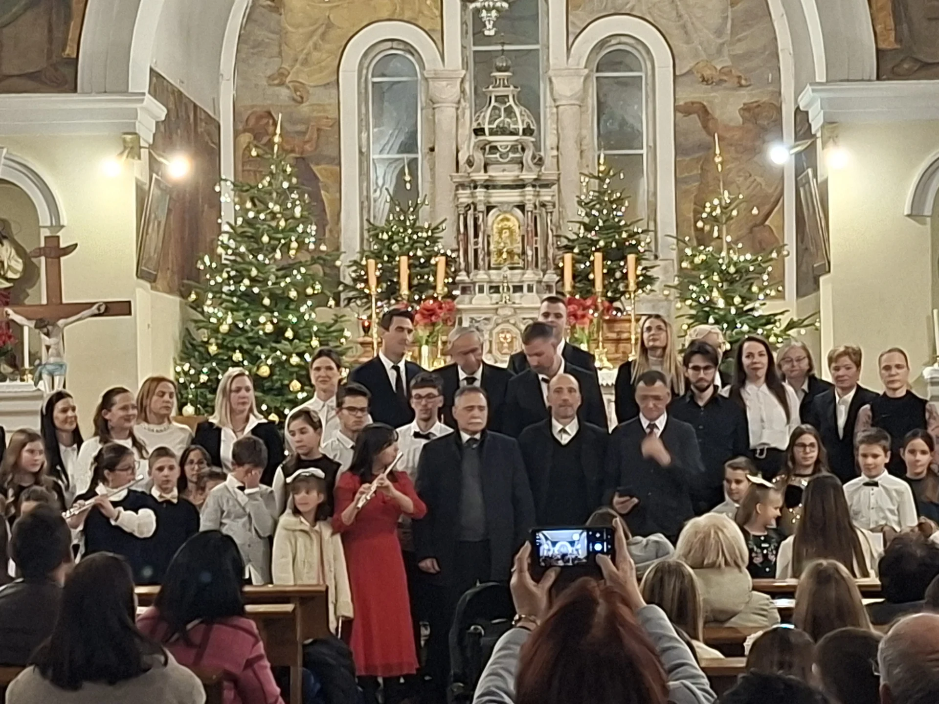 Klapa Caspera na božićnom koncertu.