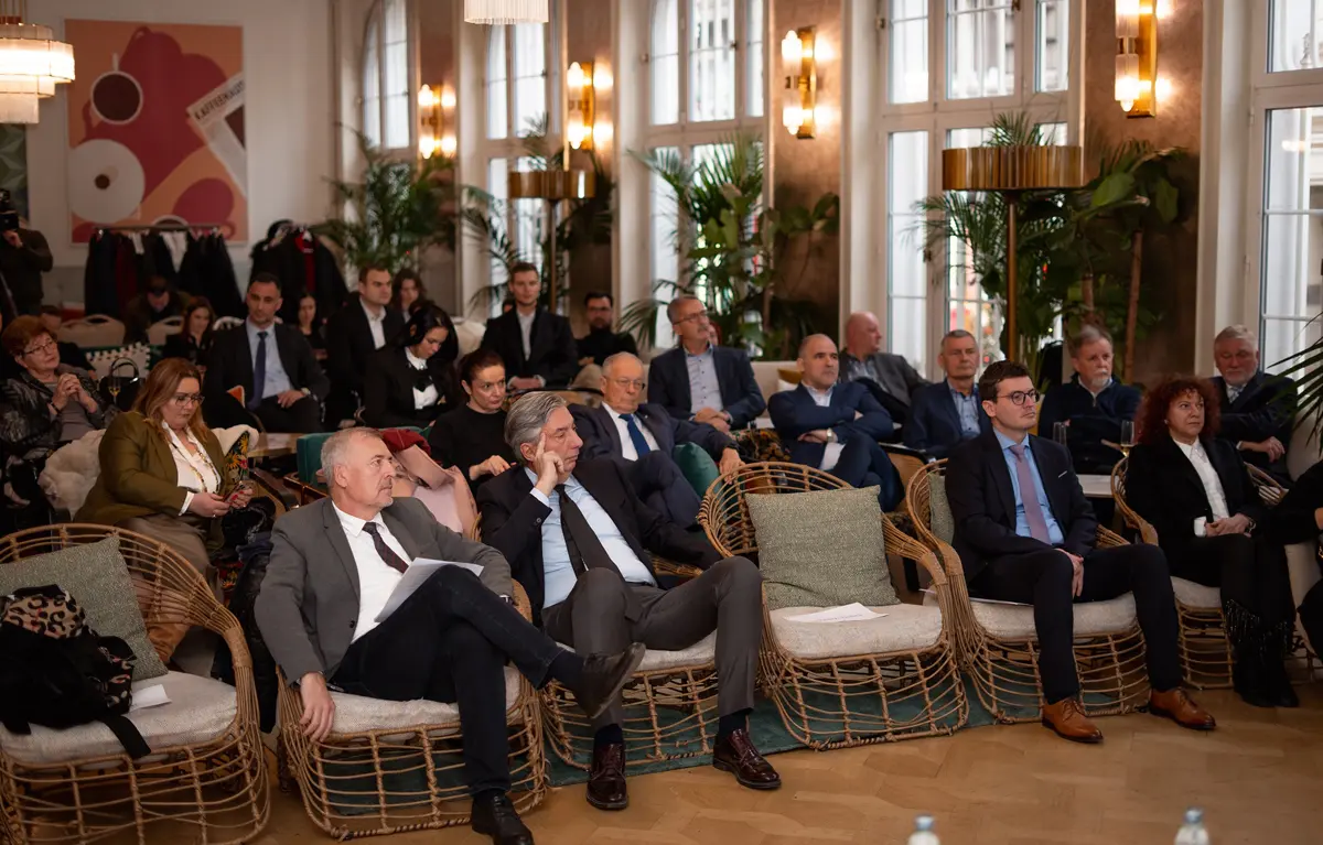 Svečano obilježavanje deset godina djelovanja Hrvatskog društva bolesnika s rakom prostate (HDBRP), publika, panelisti i uzvanici.