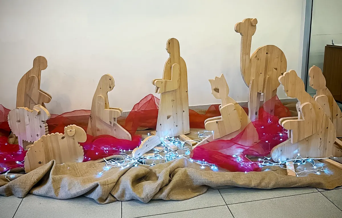 Drvene jaslice za KBC Split, koje su izradili učenici Škole za dizajn, grafiku i održivu gradnju Split