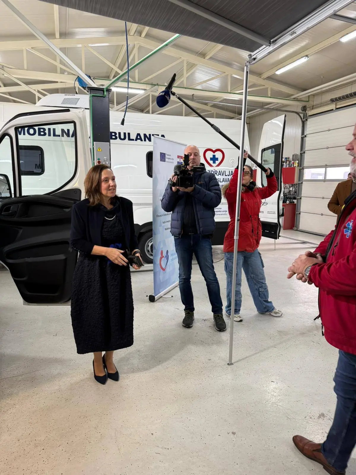 Mobilne ambulante Ministrica zdravstva Irena Hrstić obišla mobilne ambulante.
