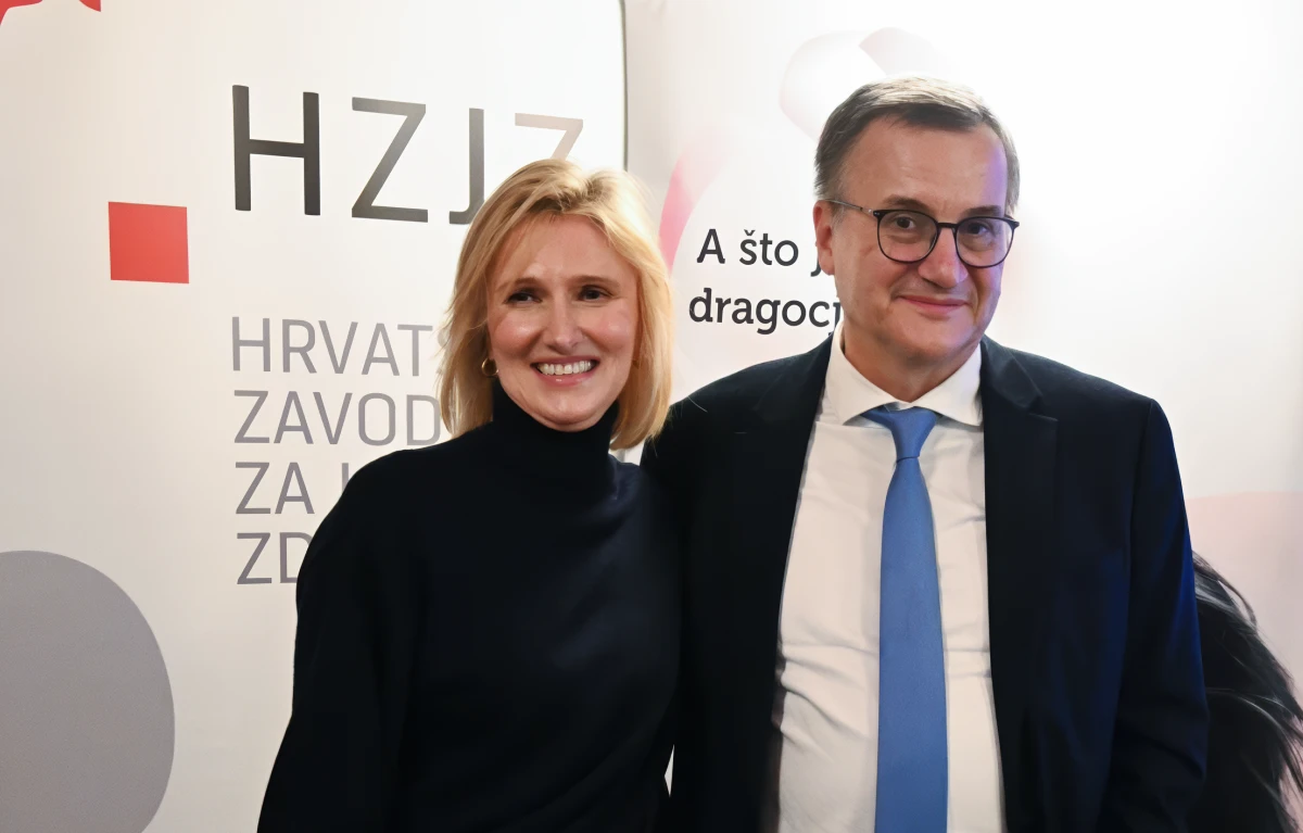 Nacionalna koordinatorica programa prim. dr. sc. Andrea Šupe Parun i predsjednik Povjerenstva za organizaciju, stručno praćenje i kontrolu kvalitete Nacionalnog programa prof. dr. sc. Boris Brkljačić; prosinac 2025., predstavljanje kampanje za rano otkrivanje raka dojke u 2026.