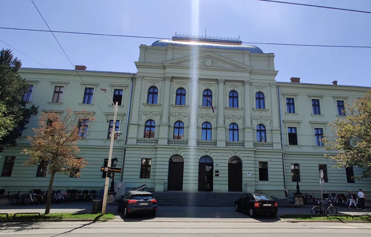 Zupanijski-i-Opcinski-sud-u-Osijeku Županijski i Općinski sud u Osijeku; dr. Stanislav Rogulja vraćen odlukom suda na posao u Zavod za dječju i adolescentnu psihijatriju KBC-a Osijek