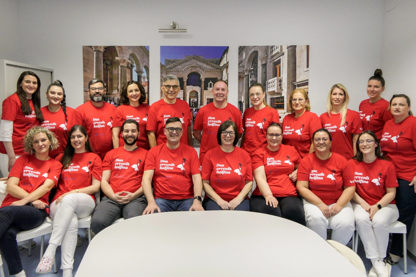 Moždani udar kod žena tema je kampanje Dan crvenih haljina.