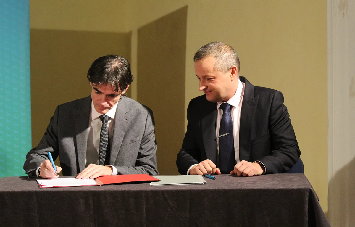 sporazum-NZZJZ-istarske-zupanije-NZZJZ-Stampar Potpisivanje sporazuma, NZZJZ "Dr. Andrija Štampar" i NZZJZ Istarske županije, ravnatelji dr. Aleksandar Stojanović, spec. epidemiologije, i prof. prim. dr. sc. Branko Kolarić.