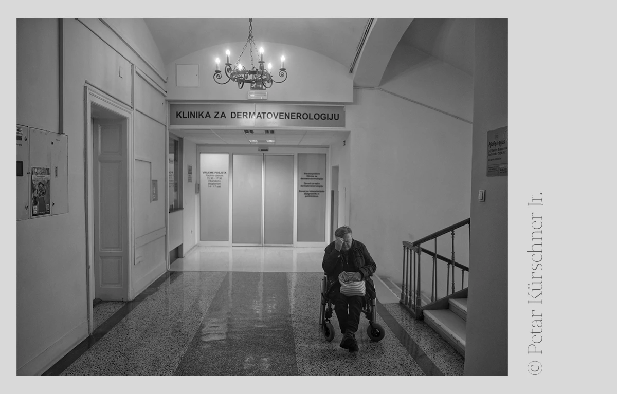 Crno-bijela fotografija, portret iz bolnice u Hrvatskoj, autor fotograf Petar Kürschner Jr.