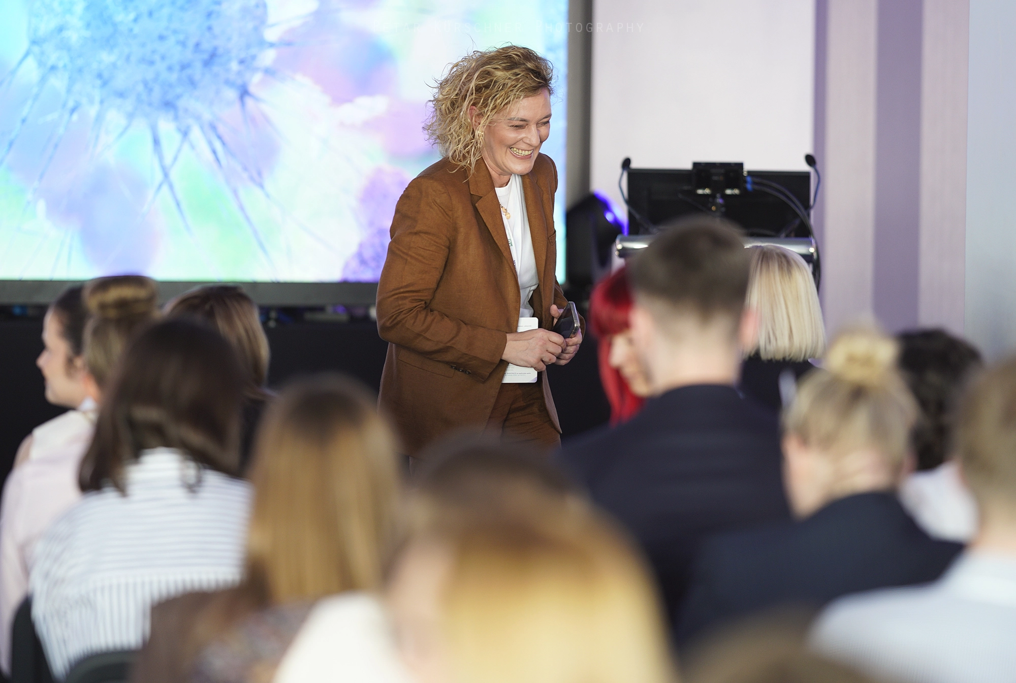 Izv. prof. dr. sc. Ivana Mikolašević 