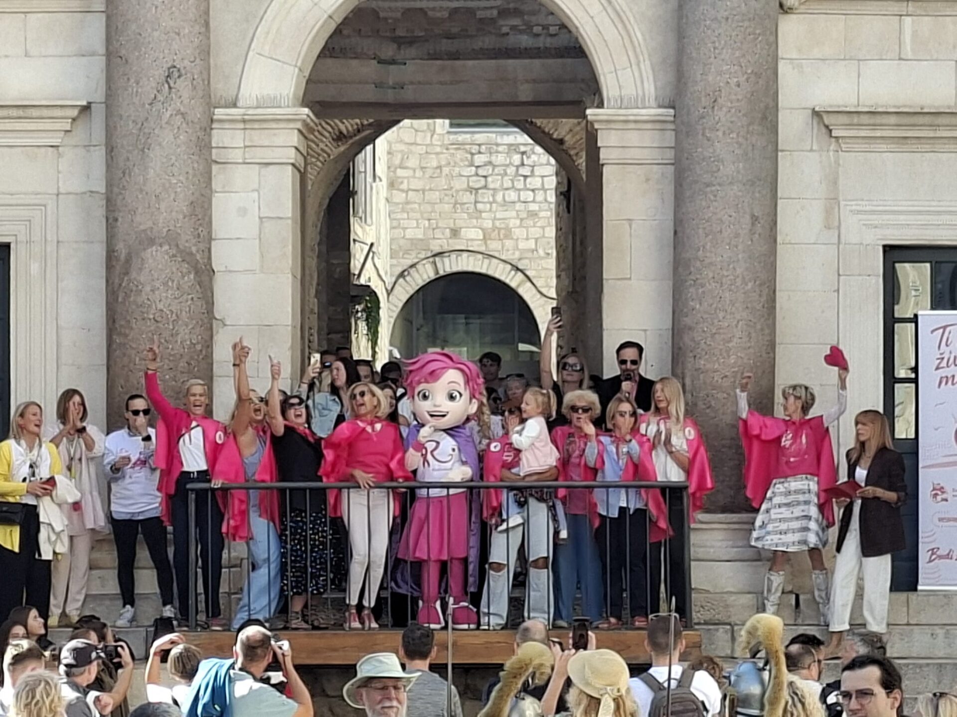 Roza na Peristilu Roza je najavila Race for the cure