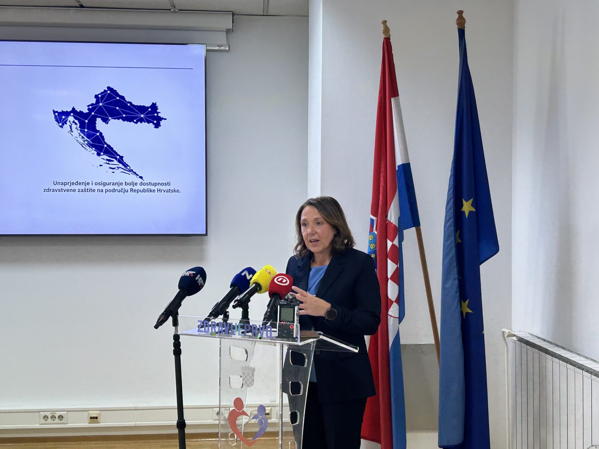 Ministrica Irena Hrstić Ministrica Irena Hrstić